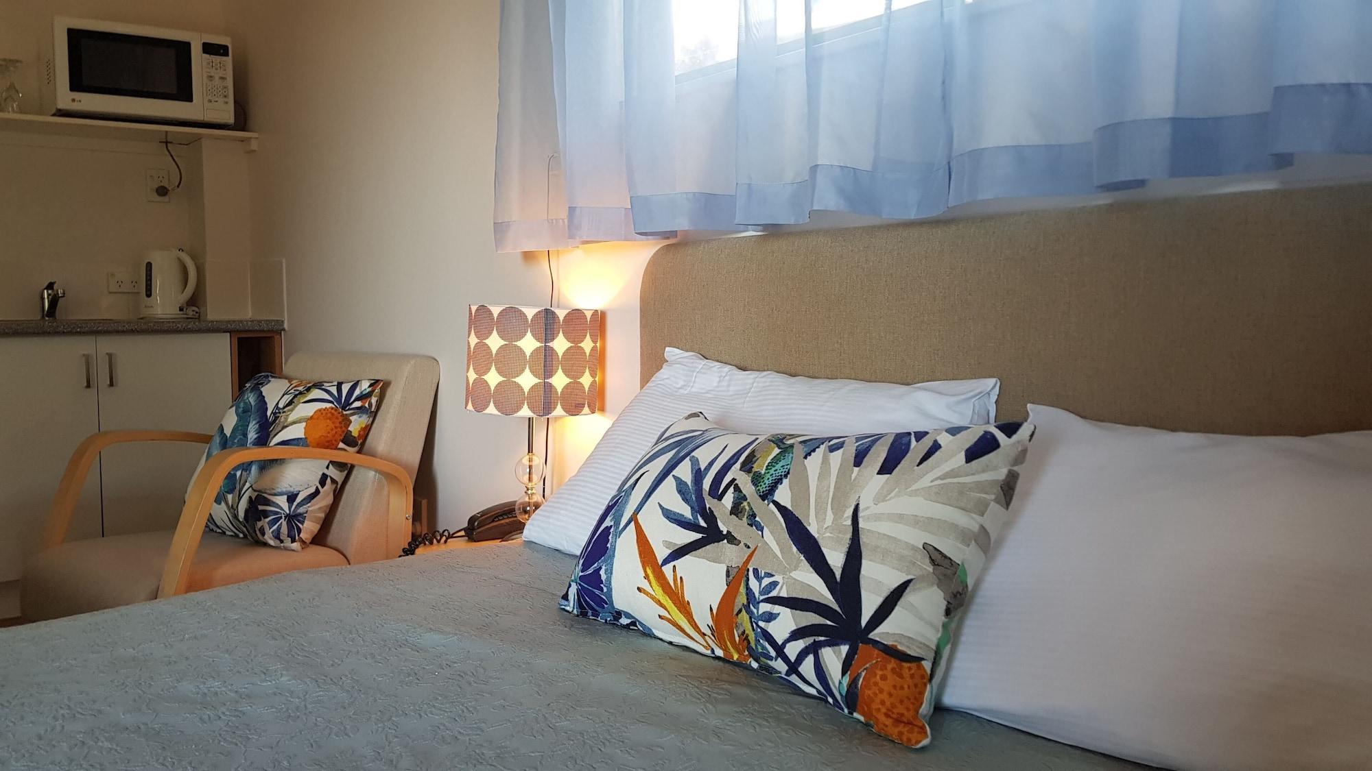 Asure Admirals View Motel Пейхия Экстерьер фото