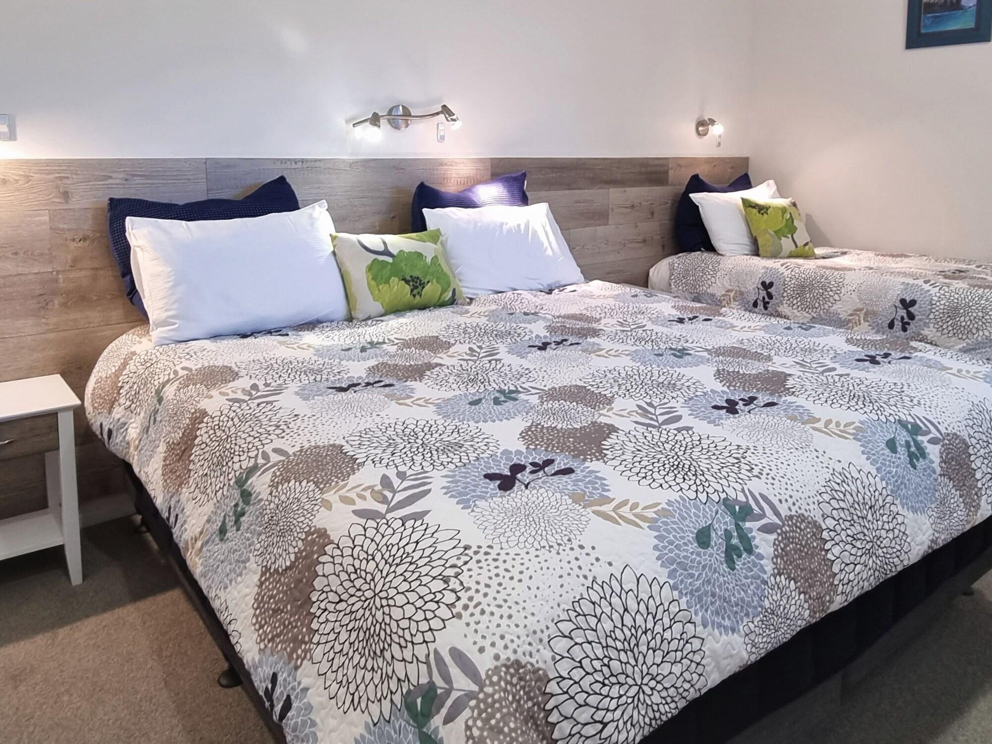 Asure Admirals View Motel Пейхия Экстерьер фото